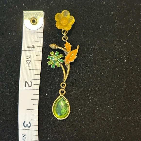 Floral chandelier earrings - Picture 7 of 8